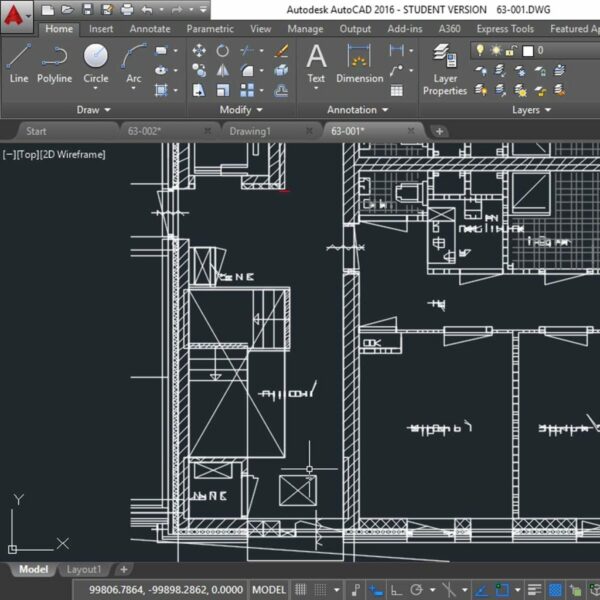 Interface AutoCAD avec plan 2D en cours de réalisation