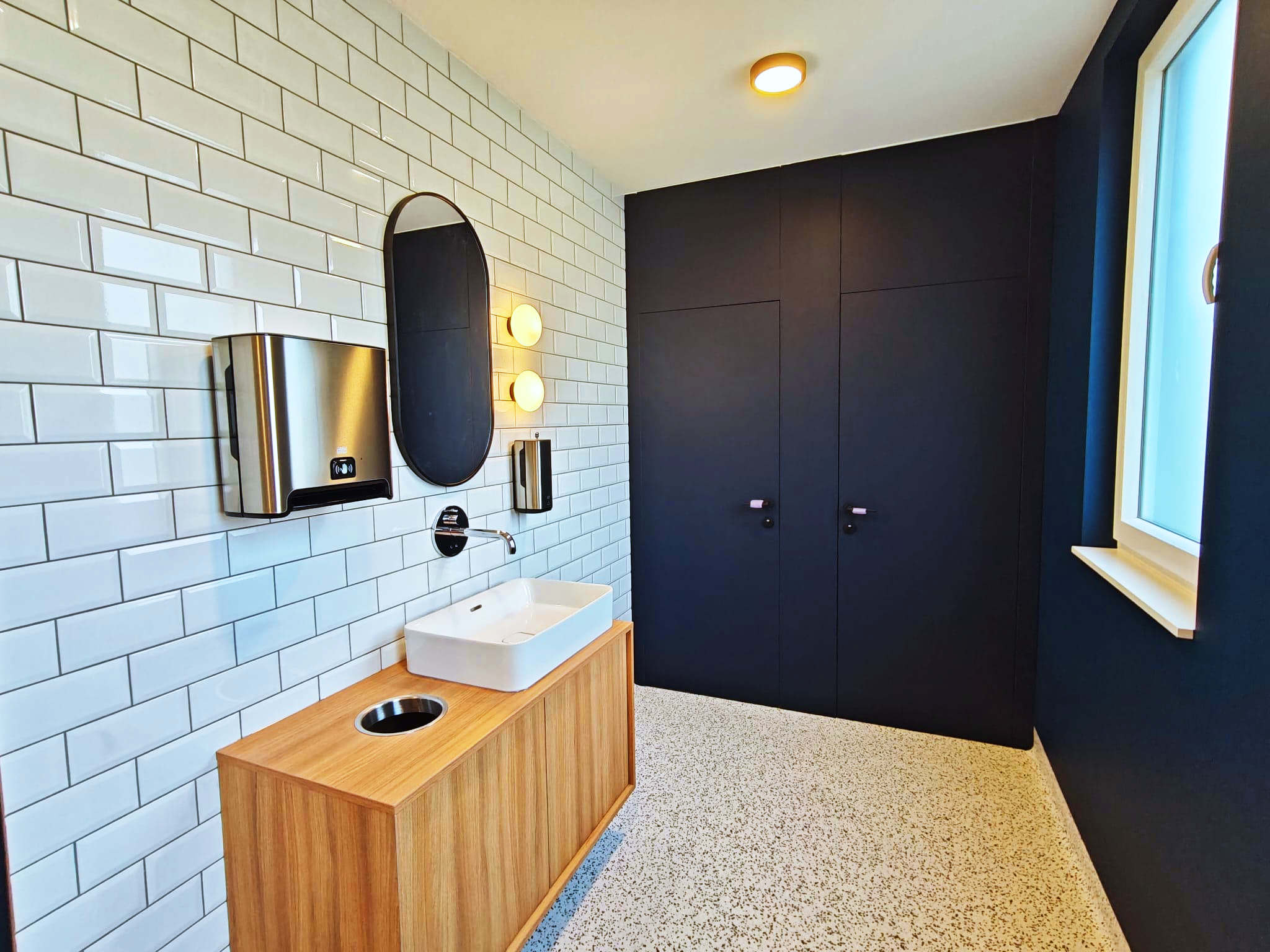 amenagement interieur renovation liege sanitaires entreprise architecte